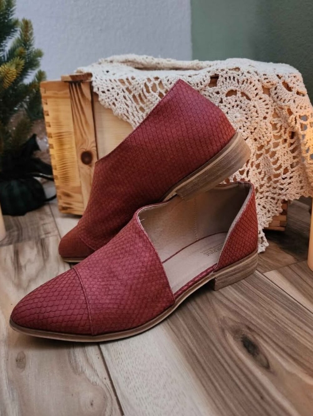 Catherine Malandrino Burgundy Textured D’Orsay Flats